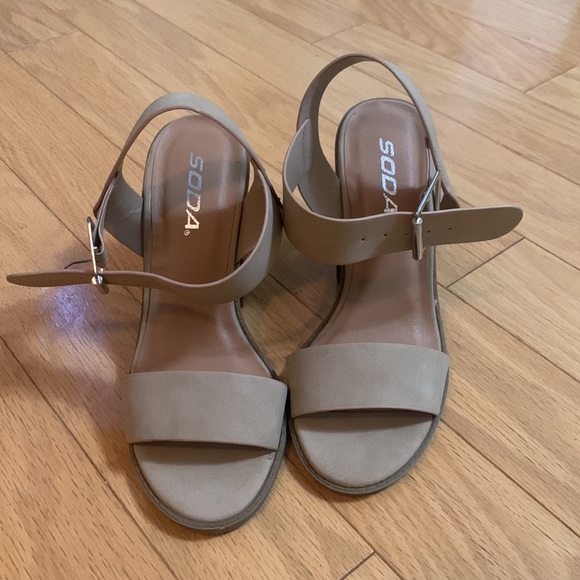 SODA strappy heels - Picture 2 of 4